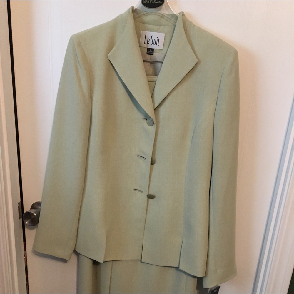 NWT le suite set